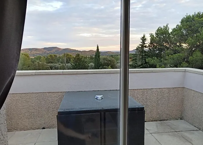 Appartement Lumineux Au Coeur De La Garrigue